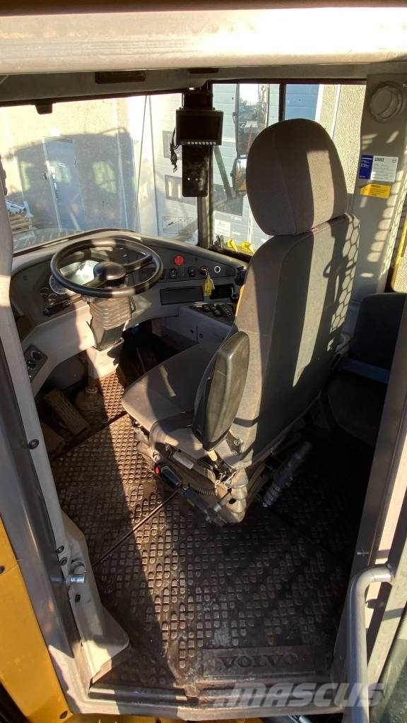 Volvo A 25 G Csuklósdömperek