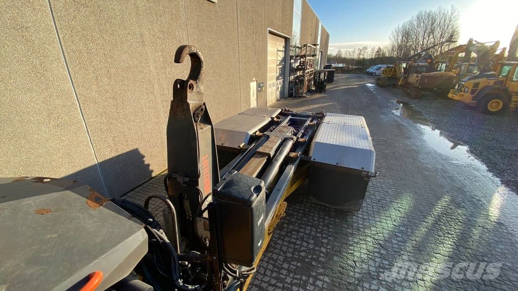 Volvo A 25 G Csuklósdömperek