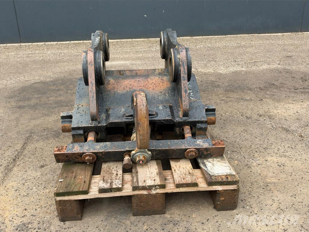 CAT quick coupler CW45-D.5.N موصلات سريعة