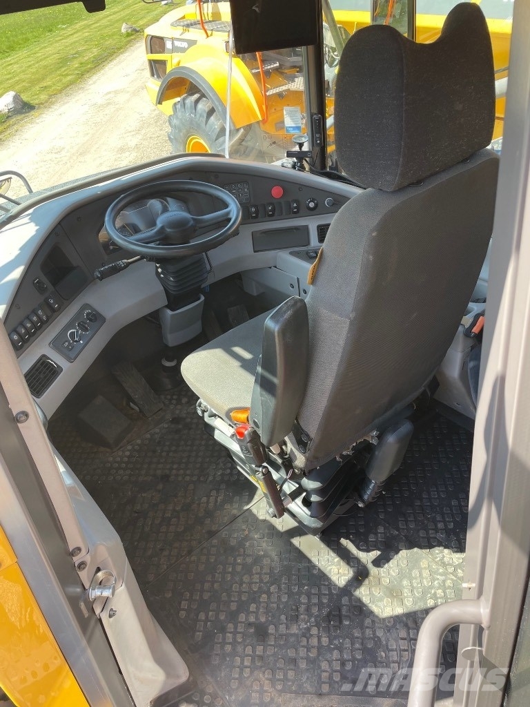 Volvo A30G アーティキュレート式ダンプトラック