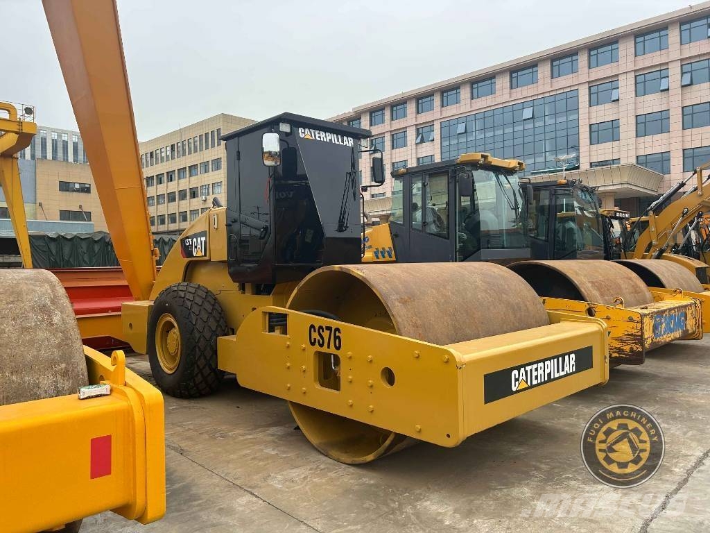 CAT CS76 Compact tractor attachments