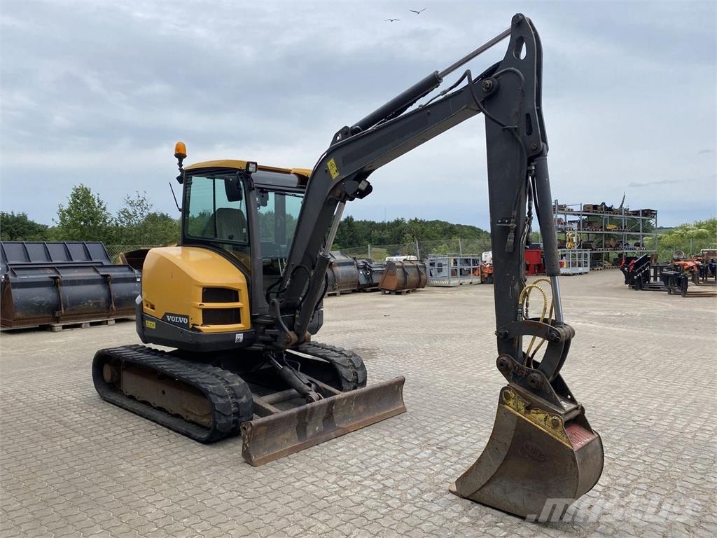 Volvo ECR50 Ratasekskavaatorid