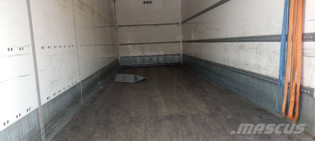 Mercedes-Benz Antos 1827 Camiones con caja de remolque