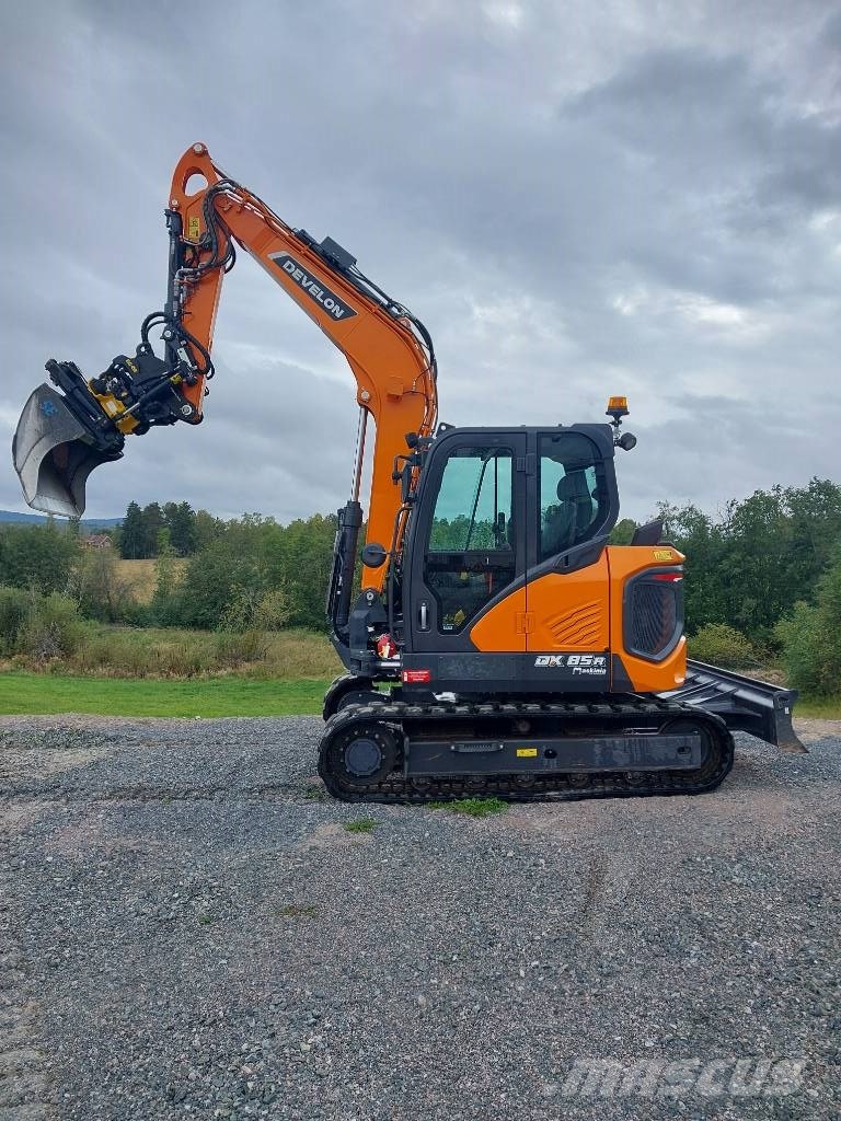 Develon 2025 DX 85 R-7 Midikaivukoneet 7t - 12t