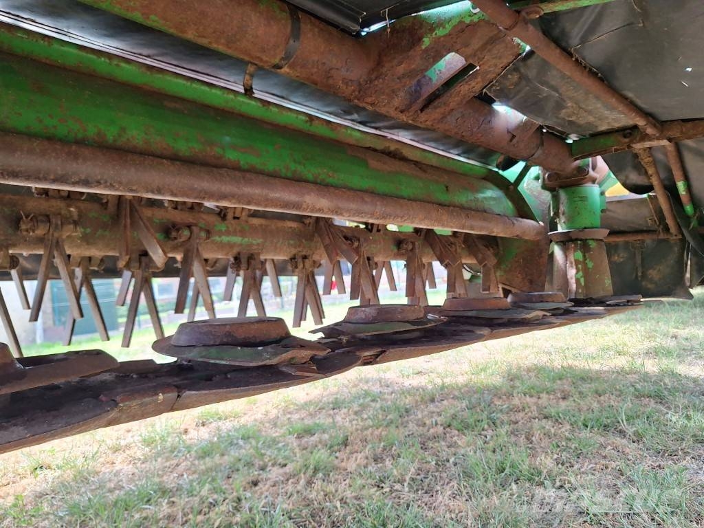 John Deere 328 Uređaji za kosačice