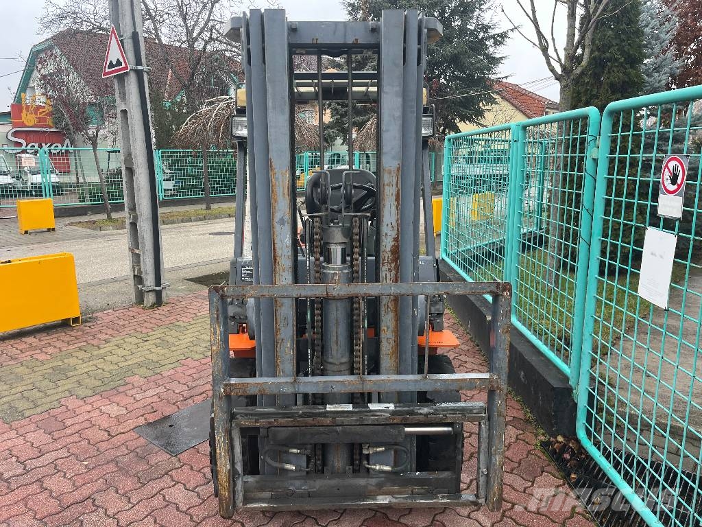Heli CPYD25 V-4126 IO Газові навантажувачі