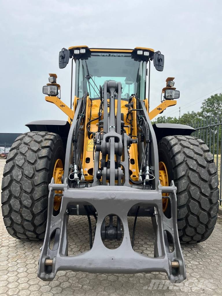 Volvo L 90 H CDC - all hydraulics - Full spec لوادر بعجل