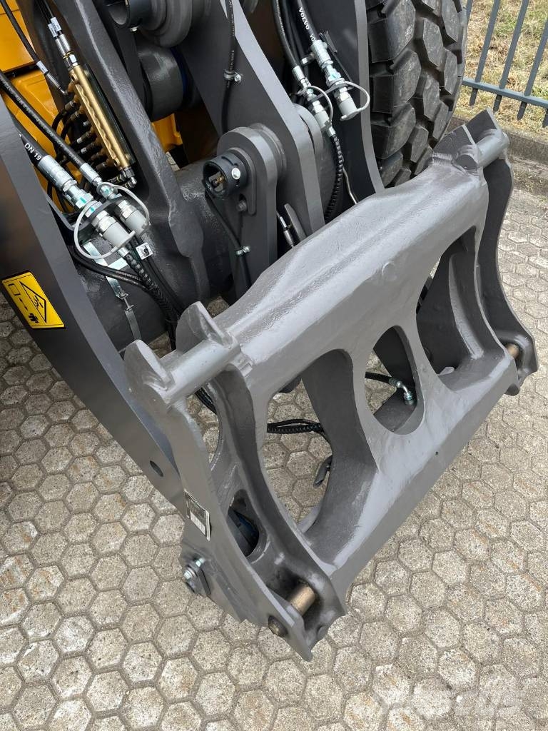 Volvo L 90 H CDC - all hydraulics - Full spec لوادر بعجل