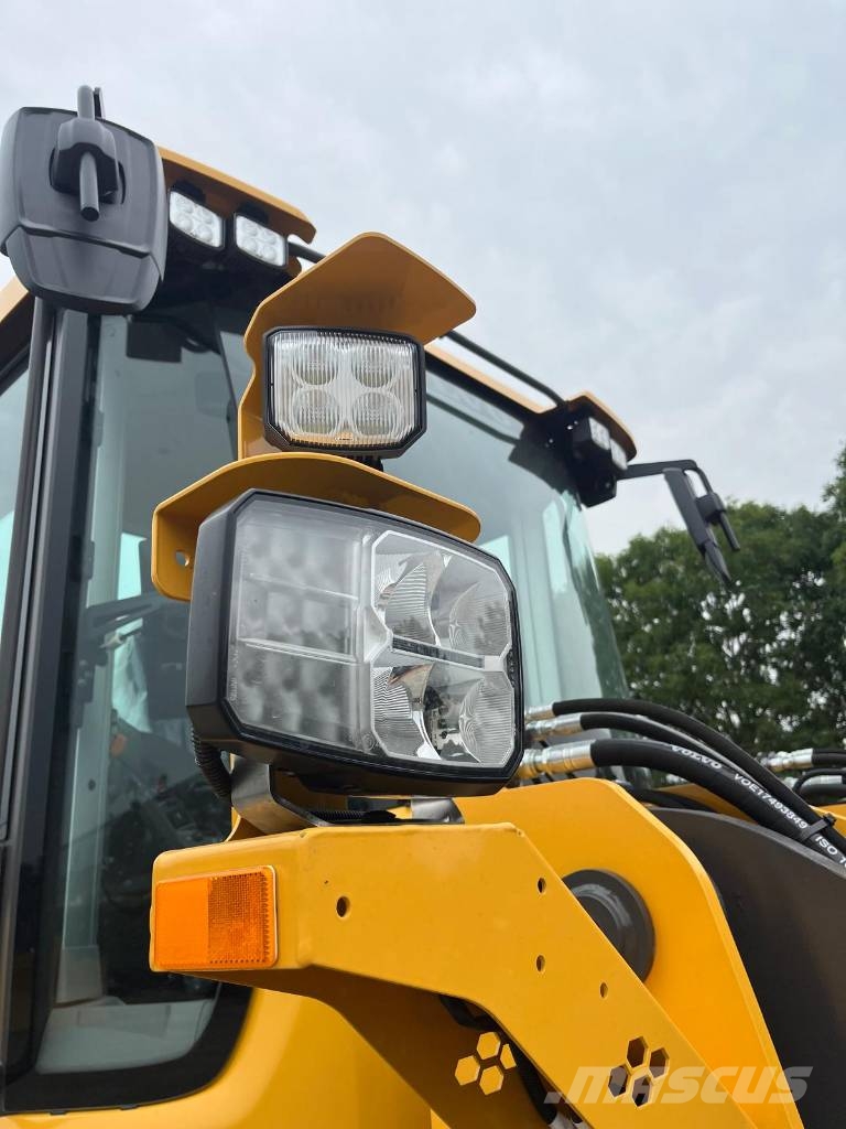 Volvo L 90 H CDC - all hydraulics - Full spec لوادر بعجل