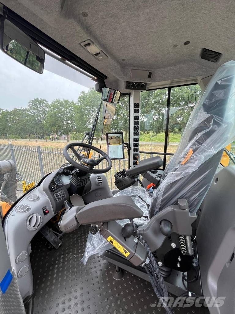 Volvo L 90 H CDC - all hydraulics - Full spec لوادر بعجل