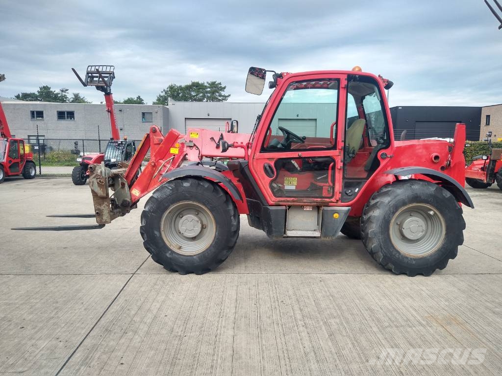 JCB 531-70 (777) مناولات متداخلة