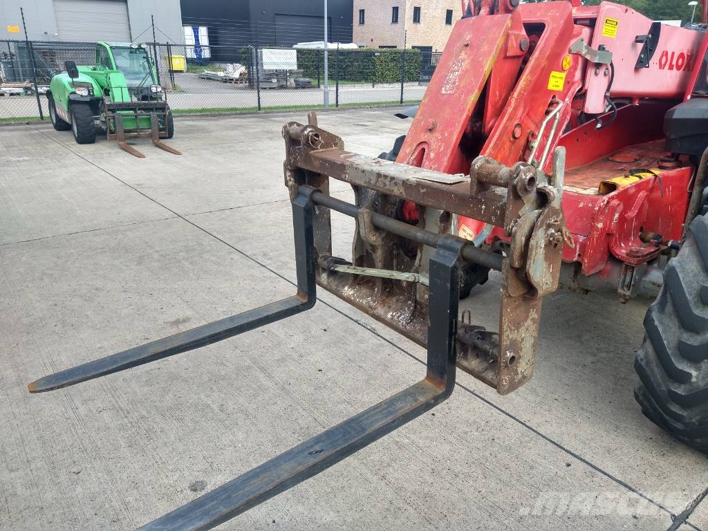 JCB 531-70 (777) مناولات متداخلة
