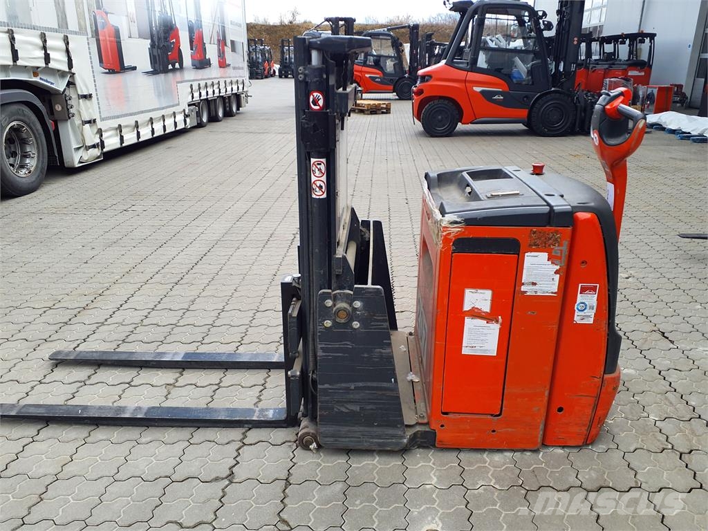 Linde L06AC Ajettavat pinoamisvaunut