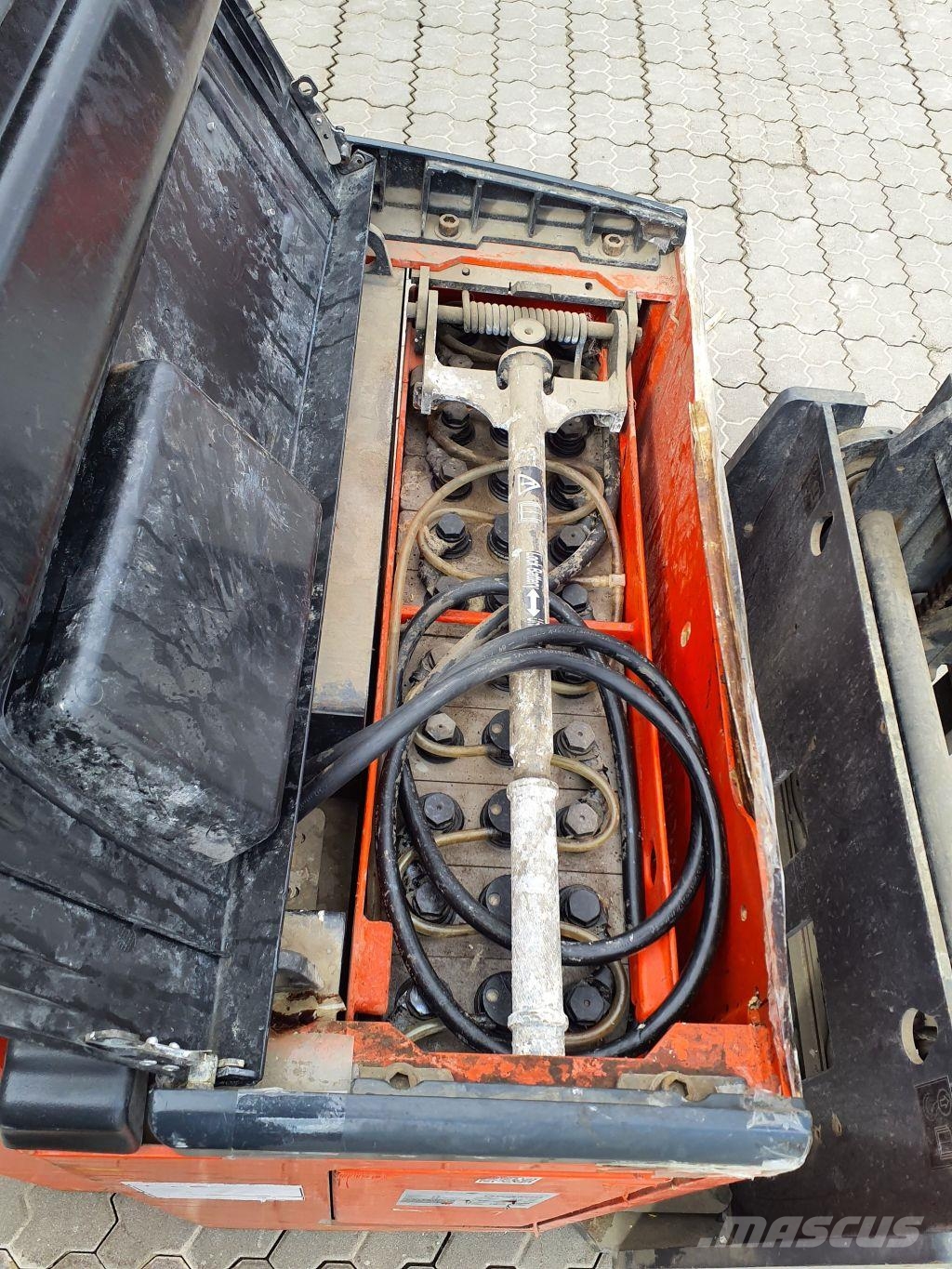 Linde L06AC Ajettavat pinoamisvaunut