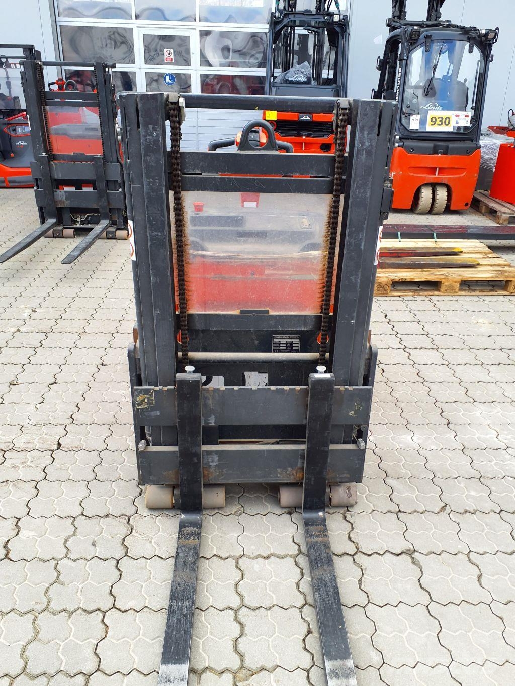 Linde L06AC Ajettavat pinoamisvaunut