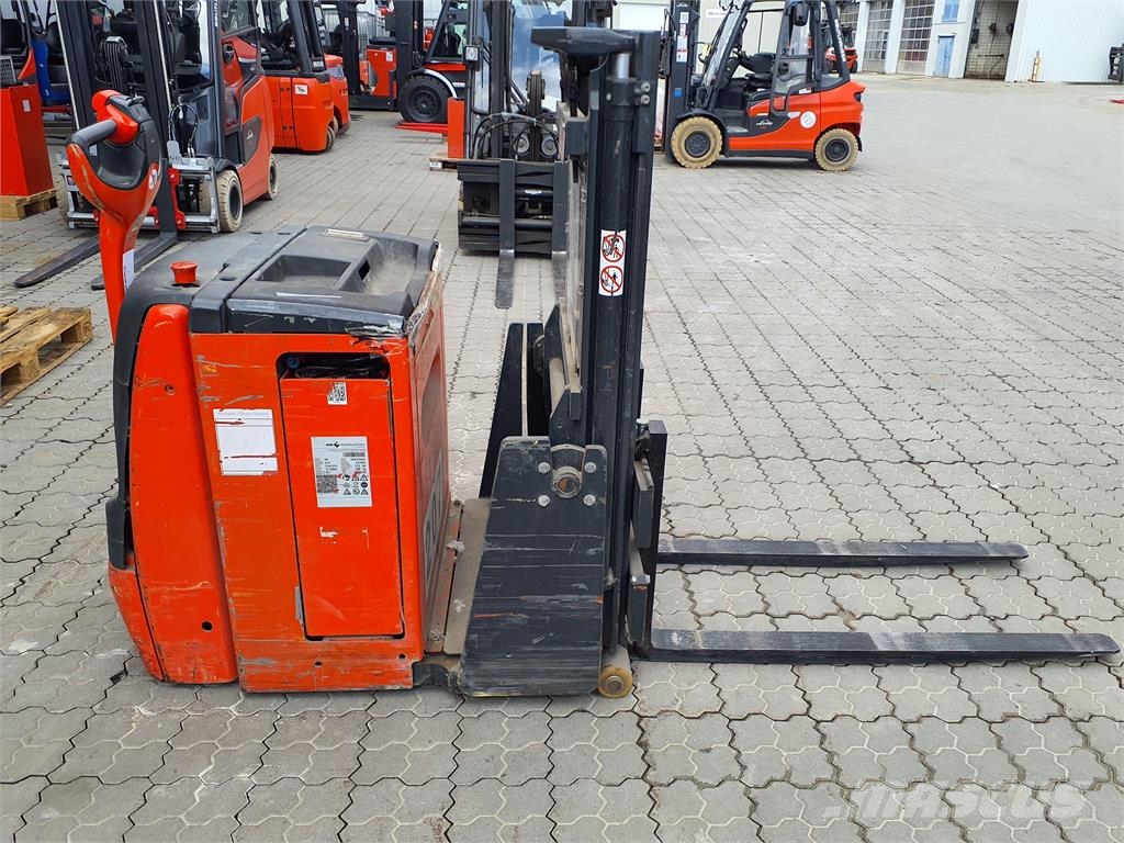 Linde L06AC Ajettavat pinoamisvaunut
