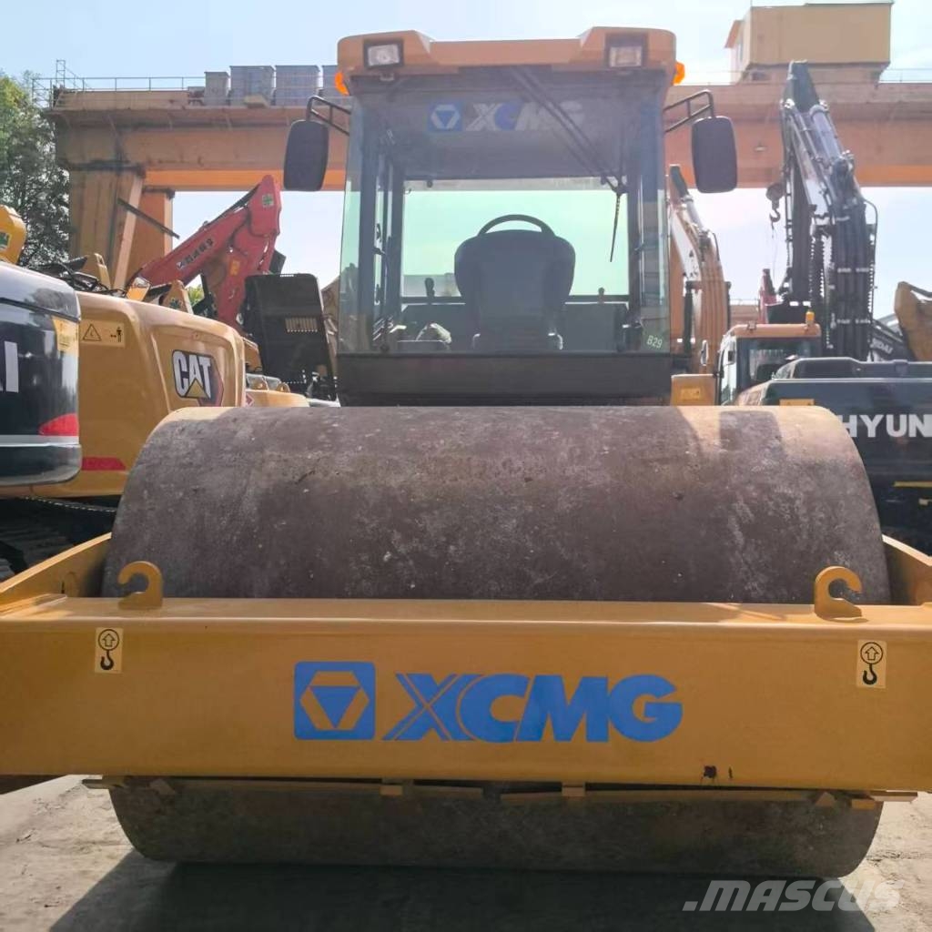 XCMG XS 143 Single drum rollers