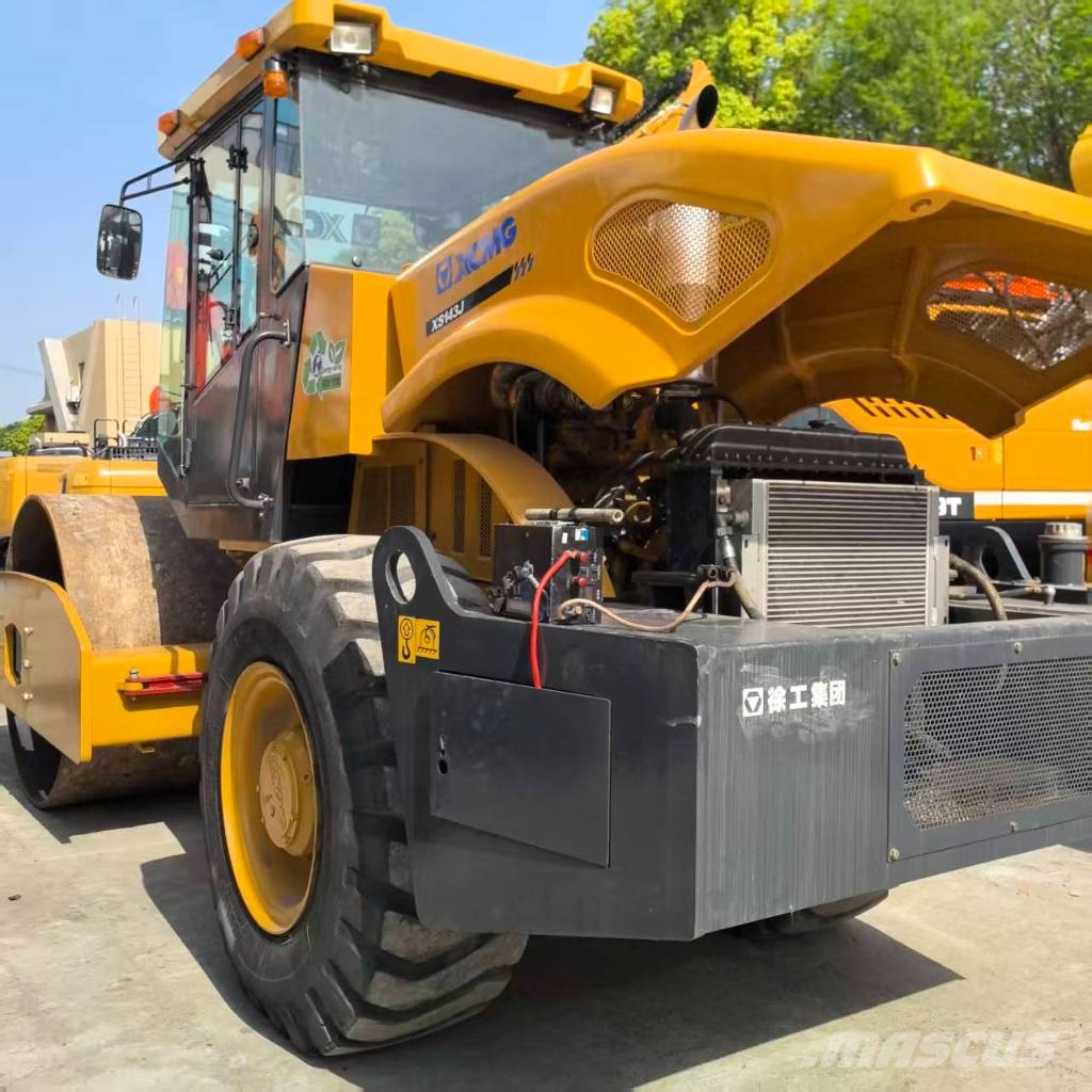 XCMG XS 143 Single drum rollers