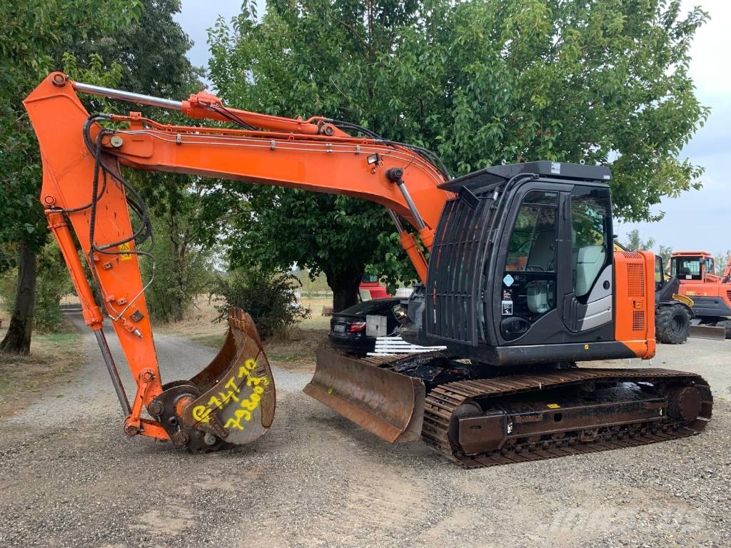 Hitachi ZX 135 US 5-B Гусеничні екскаватори