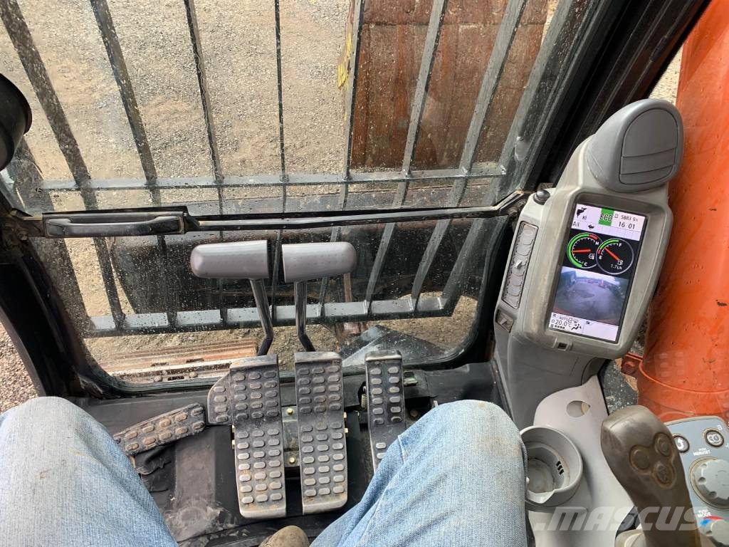 Hitachi ZX 135 US 5-B Гусеничні екскаватори