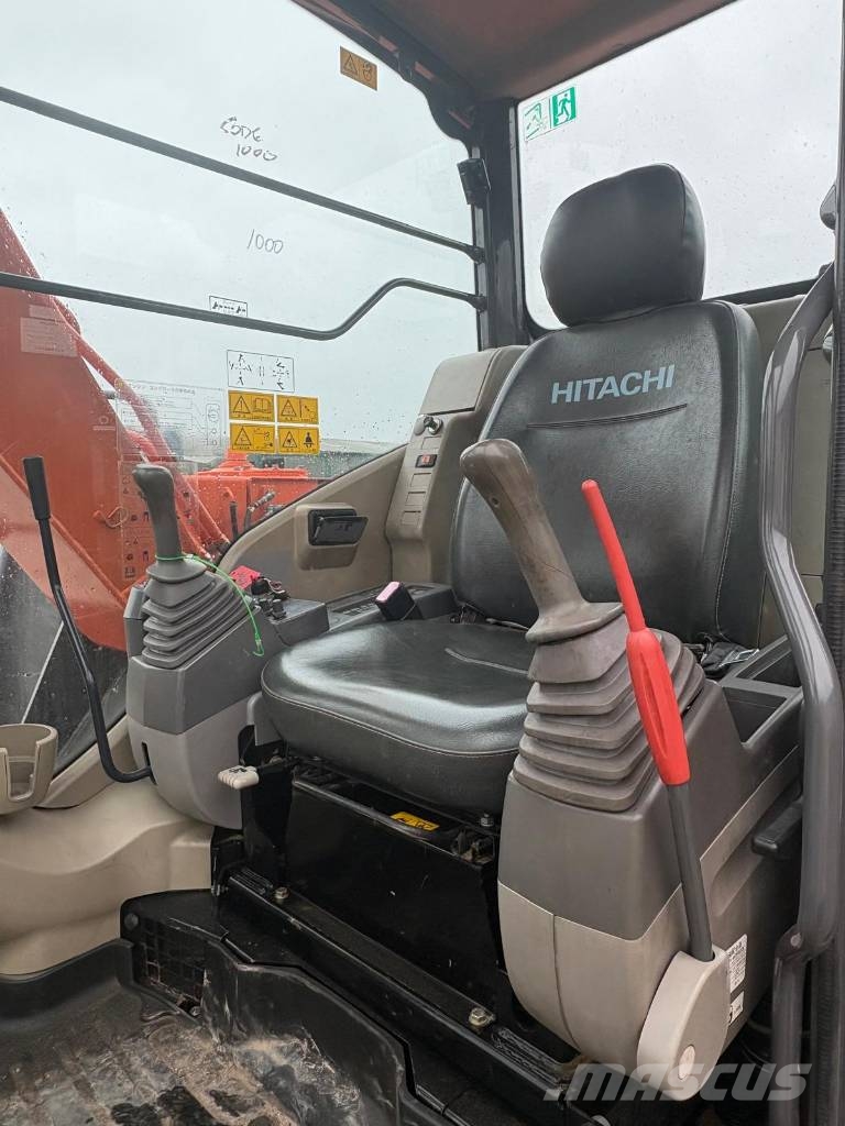 Hitachi ZX70-3 حفارات وسط 7 طن - 12 طن