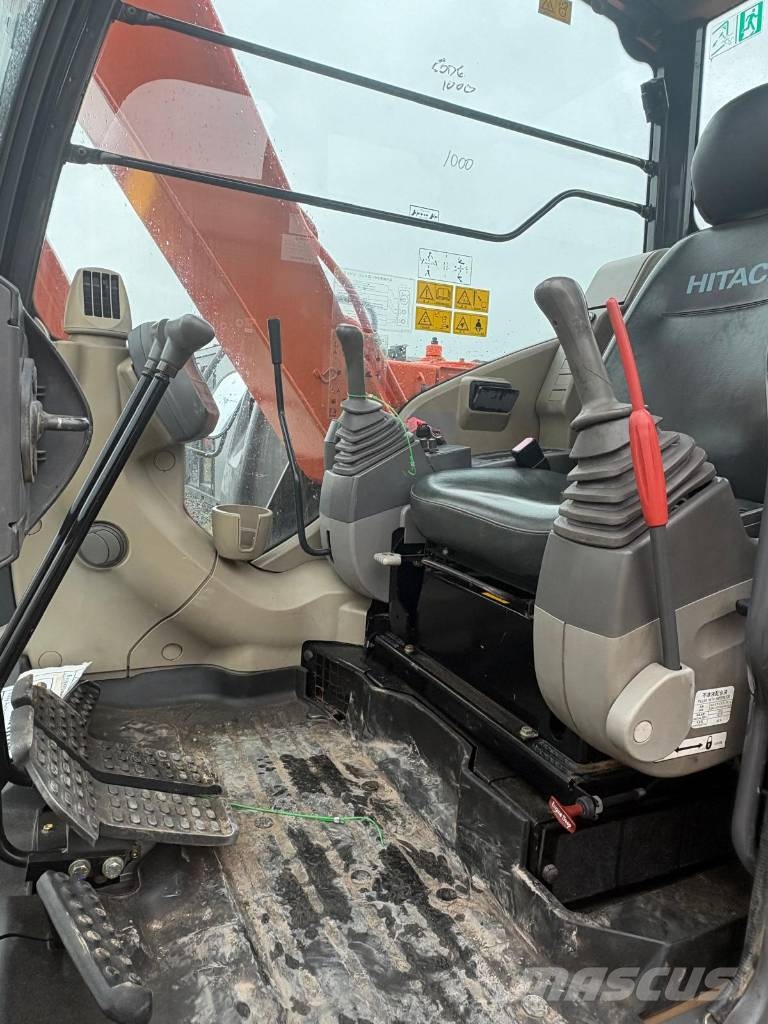 Hitachi ZX70-3 حفارات وسط 7 طن - 12 طن