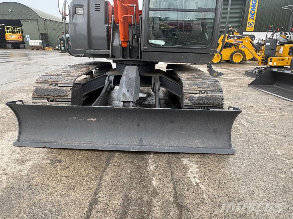 Hitachi ZX70-3 حفارات وسط 7 طن - 12 طن