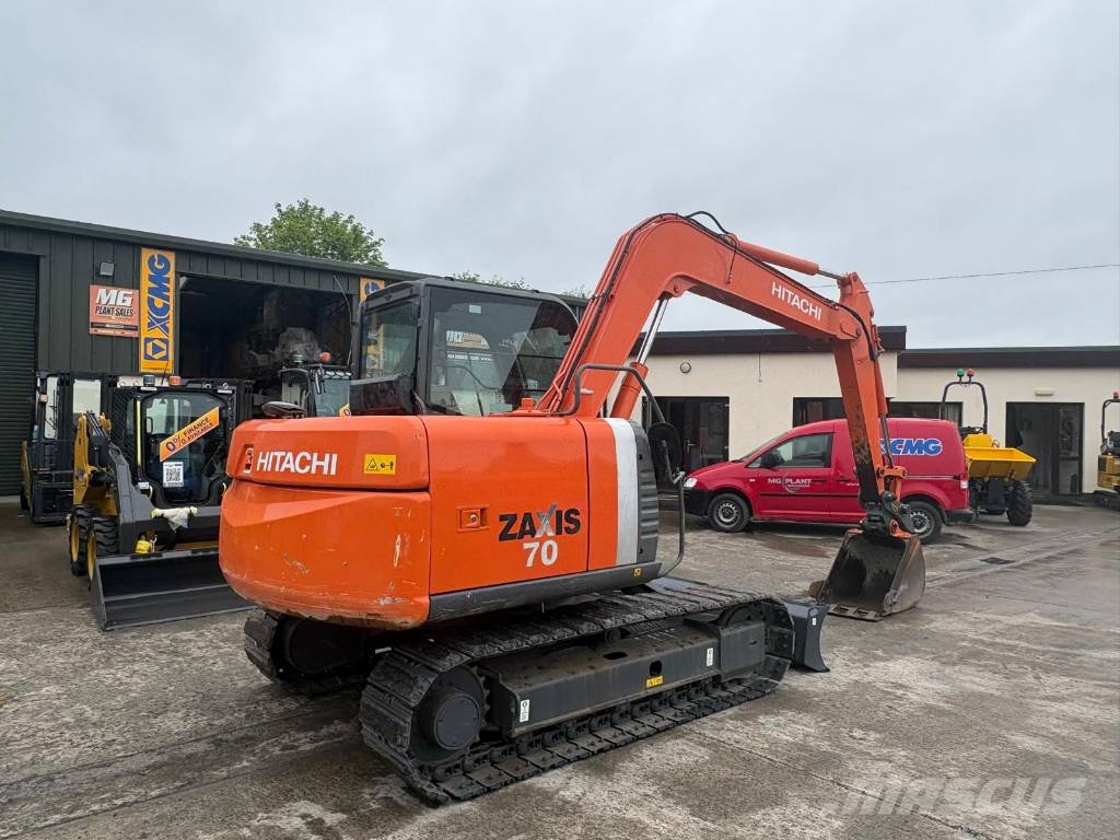 Hitachi ZX70-3 حفارات وسط 7 طن - 12 طن