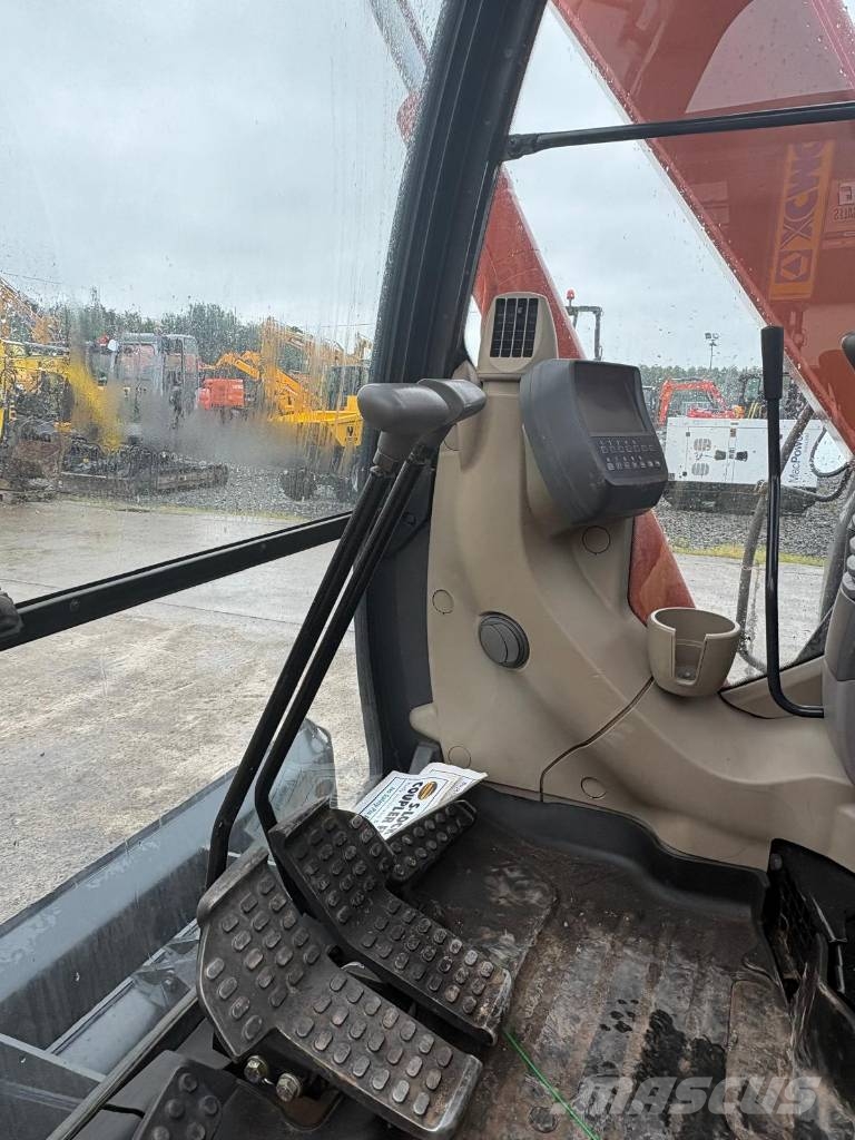 Hitachi ZX70-3 حفارات وسط 7 طن - 12 طن