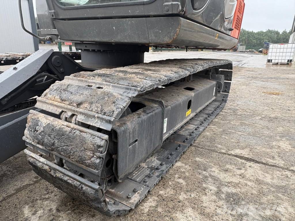 Hitachi ZX70-3 حفارات وسط 7 طن - 12 طن