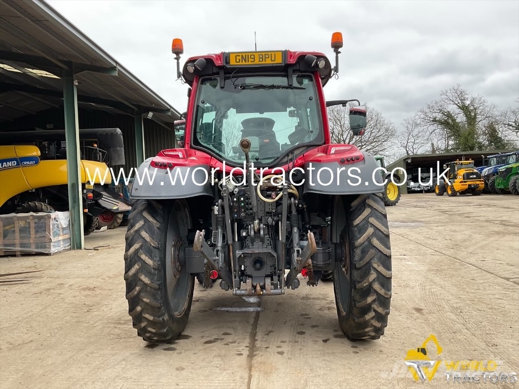 Valtra N 124 트랙터