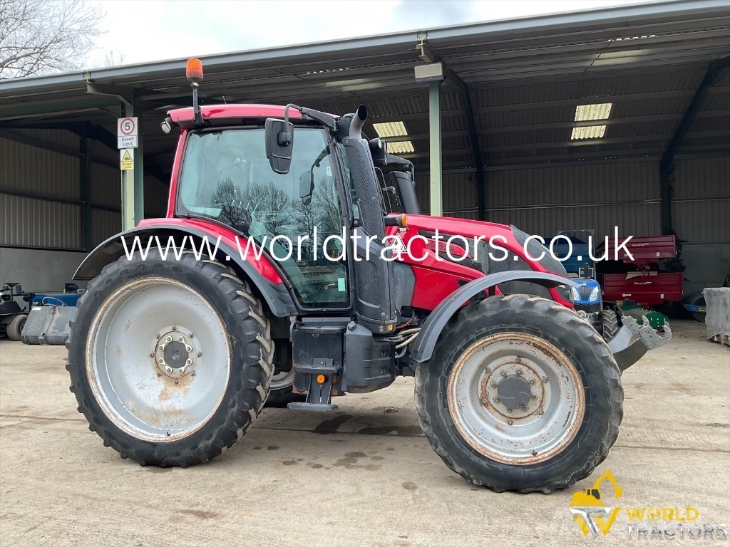 Valtra N 124 트랙터