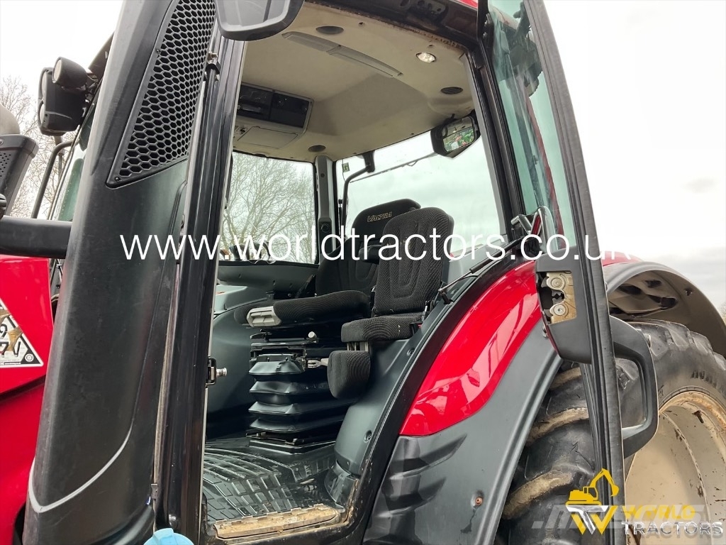 Valtra N 124 트랙터