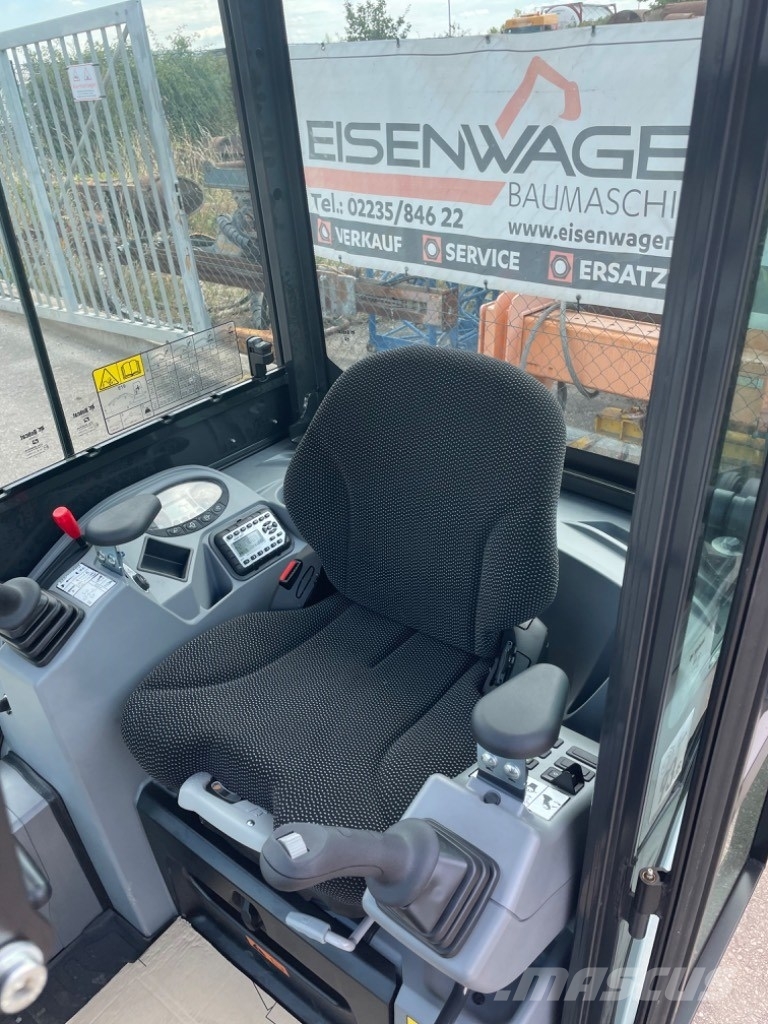 Bobcat E19 mit Kabine Міні-екскаватори < 7т
