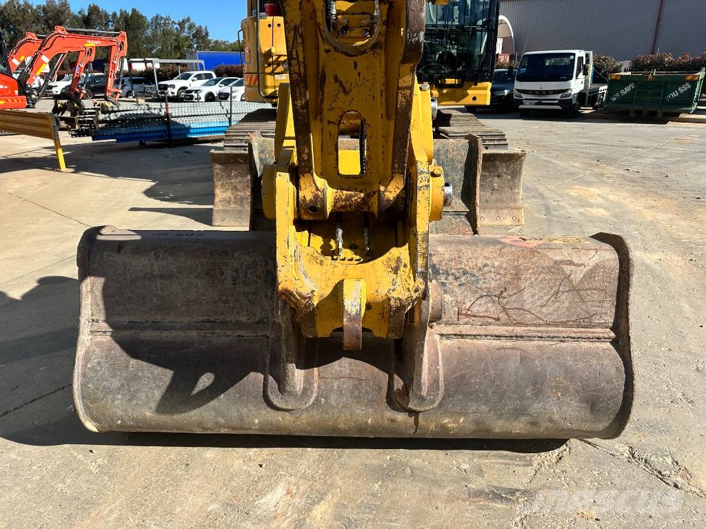 CAT 325 Crawler excavators