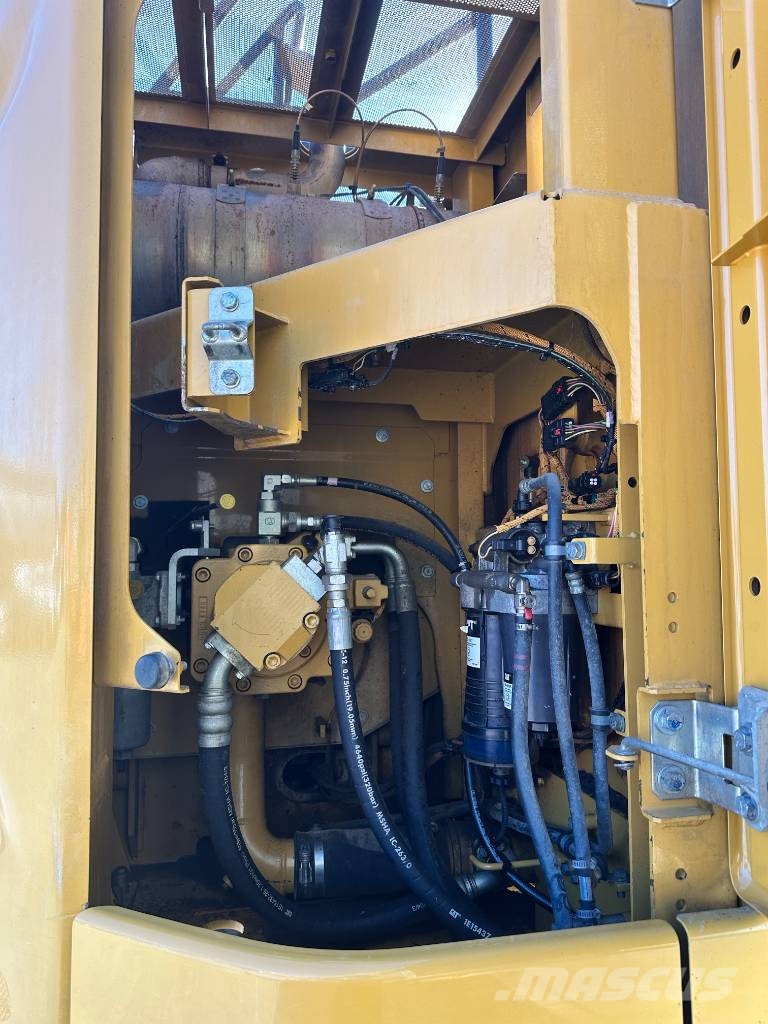 CAT 325 Crawler excavators