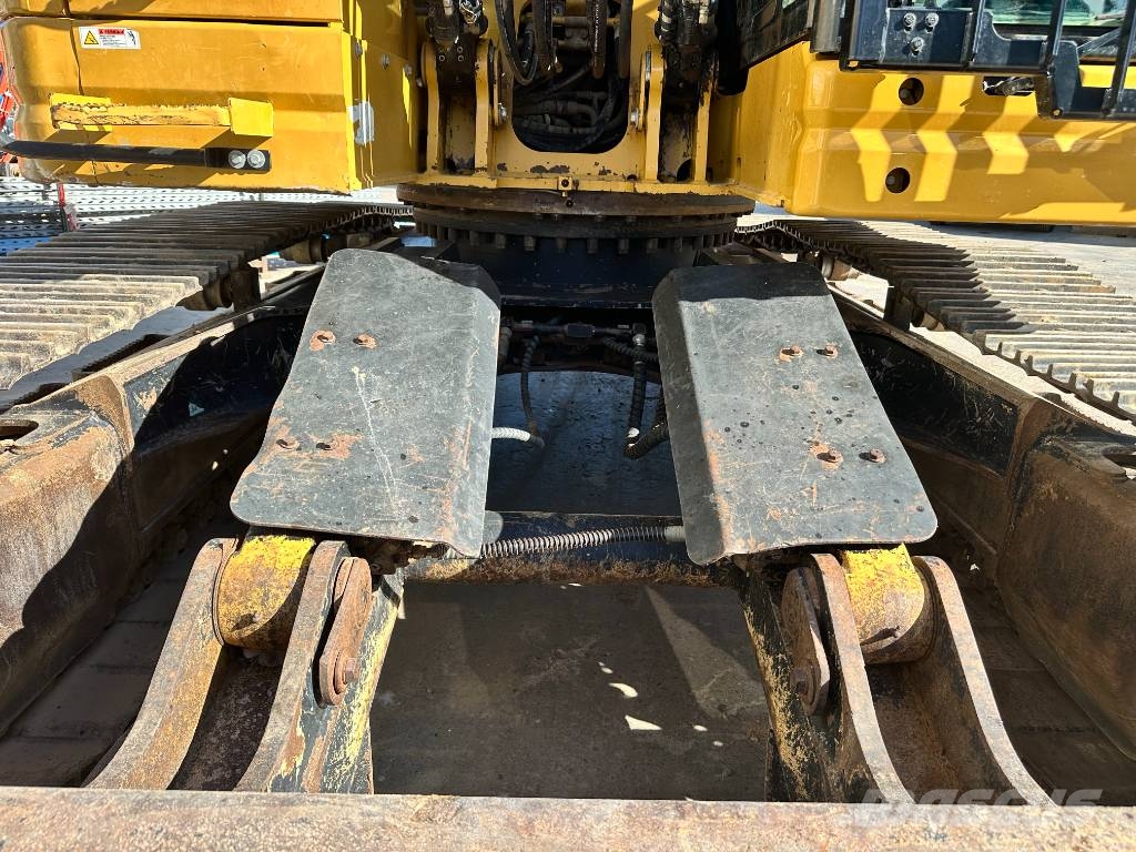 CAT 325 Crawler excavators