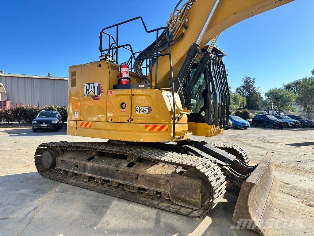 CAT 325 Crawler excavators