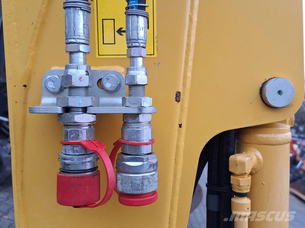 Komatsu PC26 حفارات صغيرة أقل من 7 طن (حفارات صغيرة)