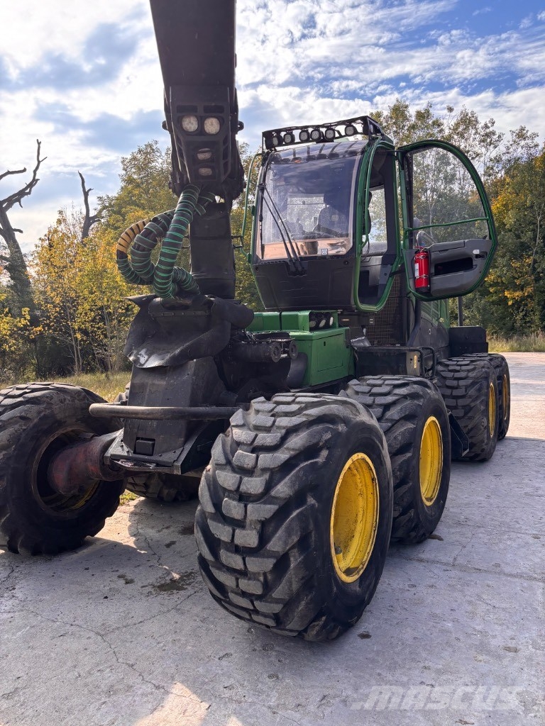 John Deere 1270 G Harvesterit