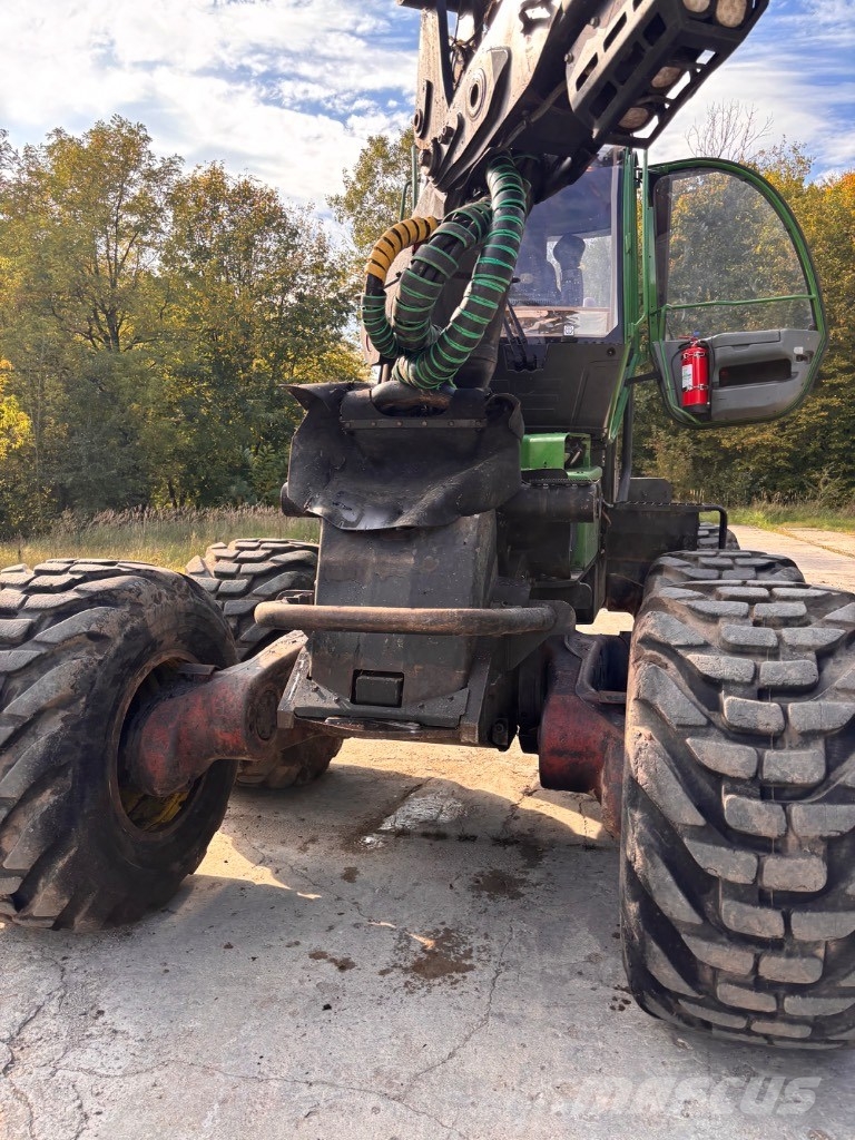 John Deere 1270 G Harvesterit