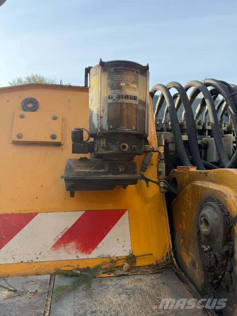 Liebherr A 900 C Litronic حفارات بعجل