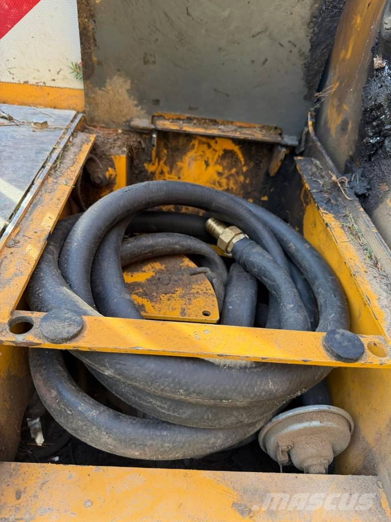 Liebherr A 900 C Litronic حفارات بعجل