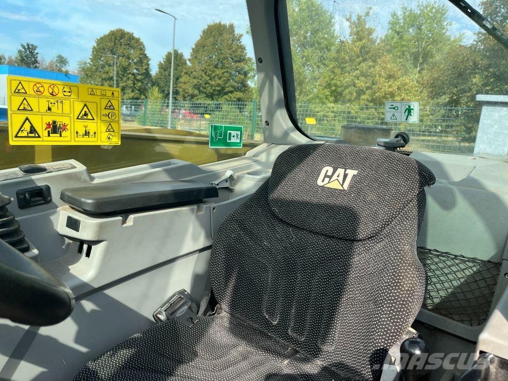 CAT TH408D Telehandlers