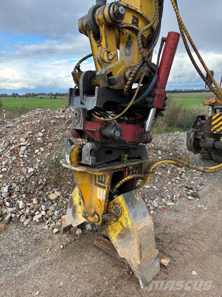 Atlas 1604 KZW Gumikerekes kotrók