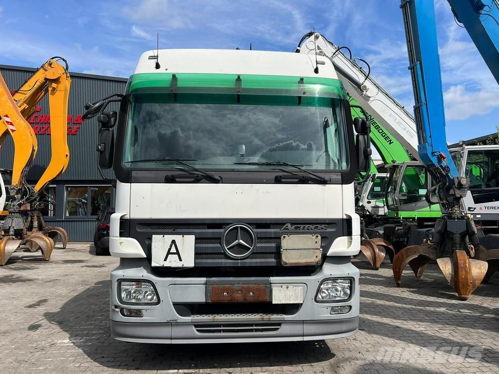 Mercedes-Benz Actros 2541 L Staubsauger