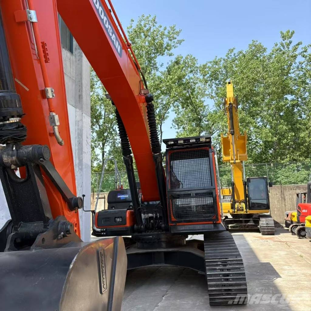 Doosan DX 300 LC Rupsgraafmachines