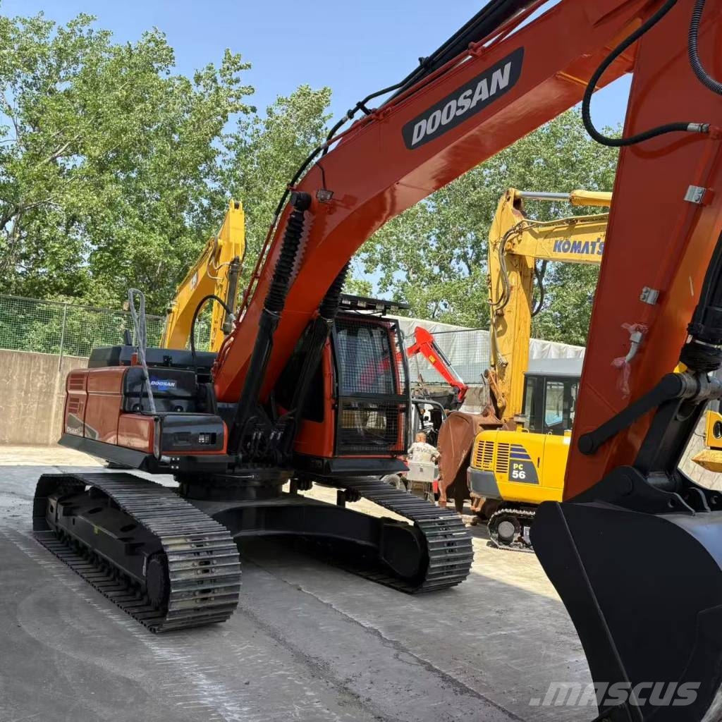 Doosan DX 300 LC Rupsgraafmachines