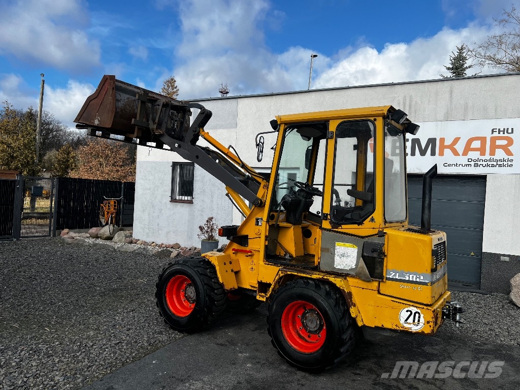 Volvo ZL 302 Gumikerekes homlokrakodók