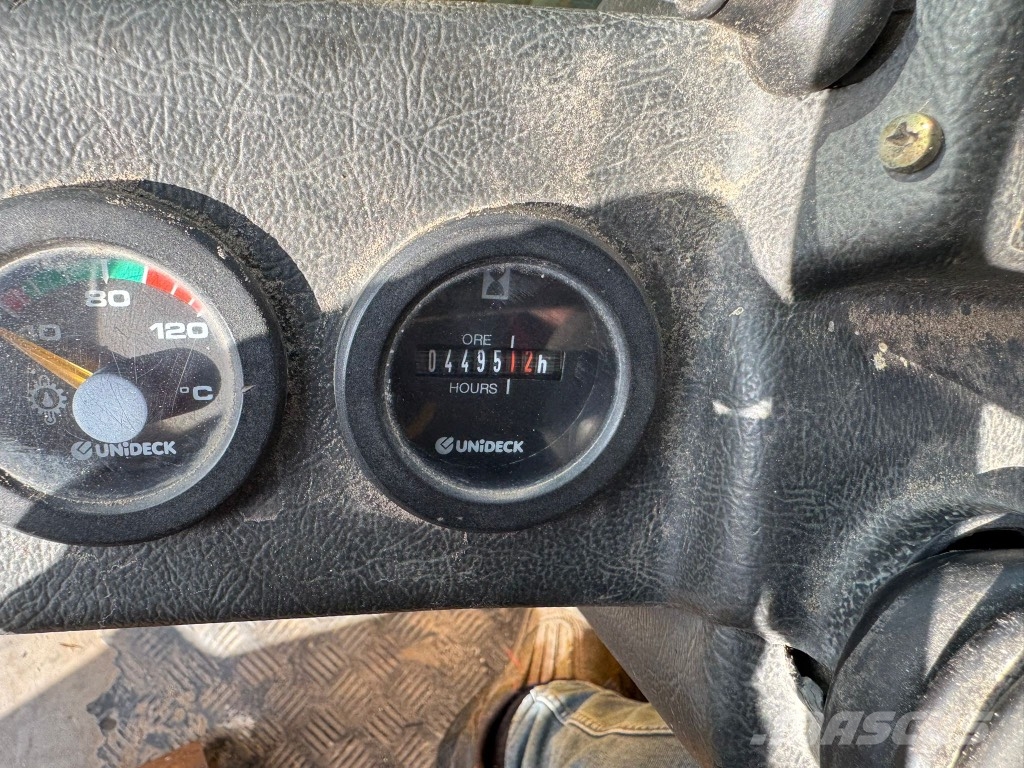 Volvo ZL 302 Gumikerekes homlokrakodók